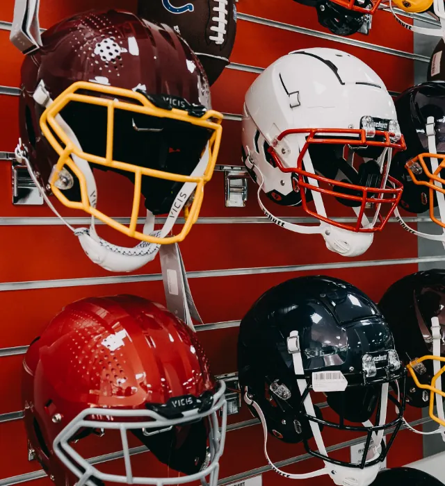 Helmwand mit VICIS und Schutt American Football Helmen